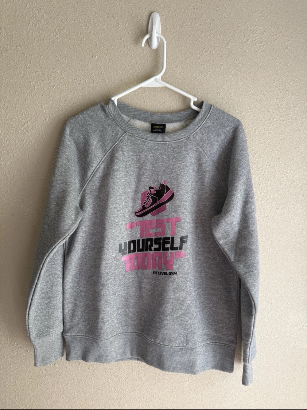 Athletic Works Women’s “Test Yourself Today” Fit Level Gym Gray Pullover Sweater